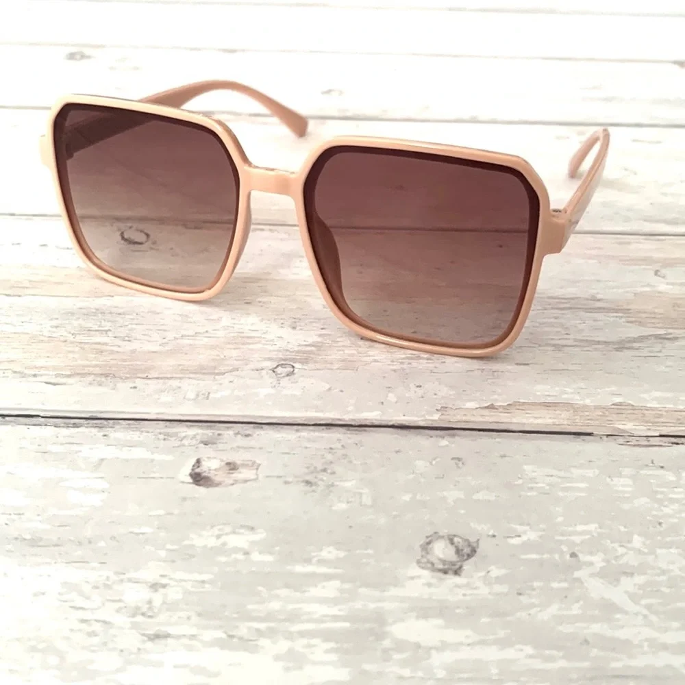 Women’s Square Ombré Sunglasses Polarized Lenses Pink Brown NEW